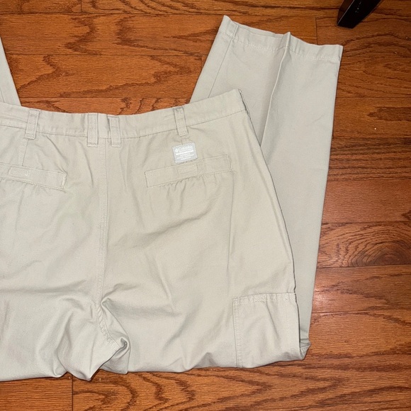 Columbia Khaki Pleated Pants Size 40x30 Men’s - Picture 4 of 6